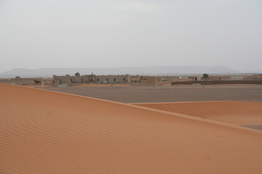 5249_Erg Chebbi - Langs de rand.jpg